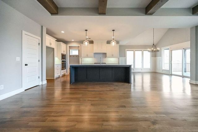 22622 W 87th Terrace, Lenexa, KS 66227