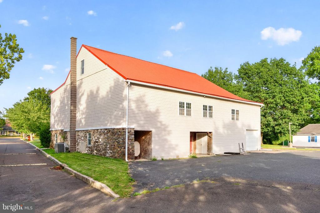 444 SCHOOL LN, Harleysville, PA 19438 — exterior