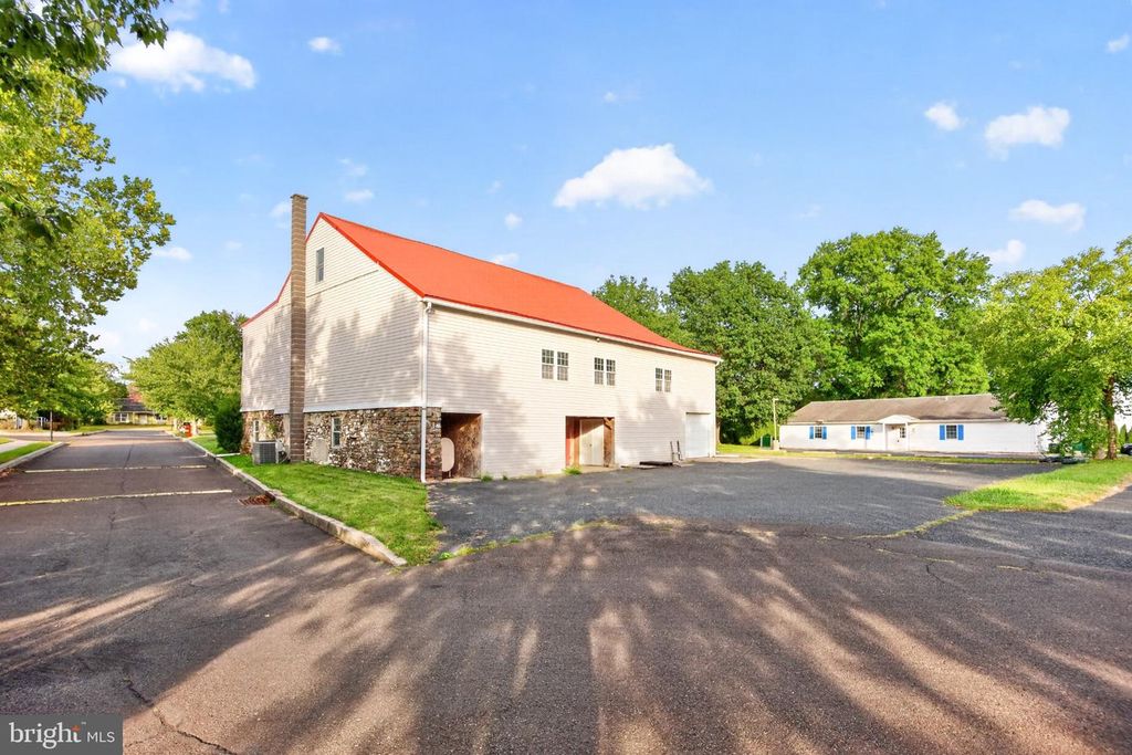 444 SCHOOL LN, Harleysville, PA 19438 — photo 2