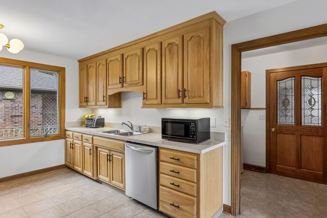 3836 Lake Aire Dr, Nashville, TN 37217
