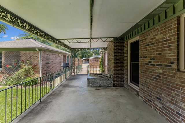 3836 Lake Aire Dr, Nashville, TN 37217