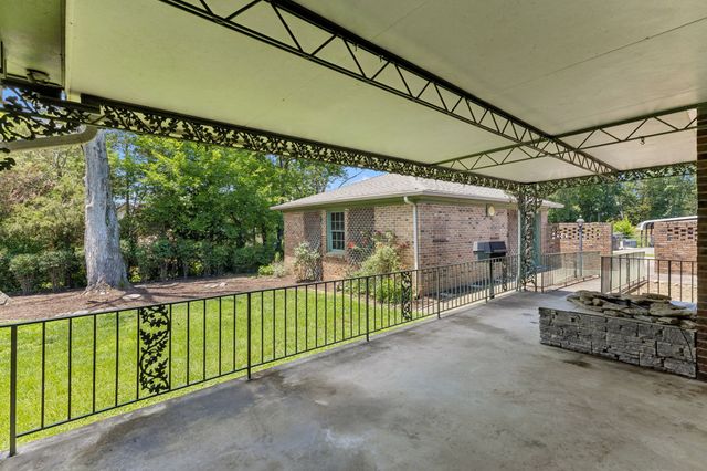 3836 Lake Aire Dr, Nashville, TN 37217
