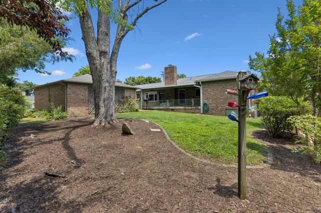 3836 Lake Aire Dr, Nashville, TN 37217