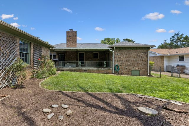 3836 Lake Aire Dr, Nashville, TN 37217