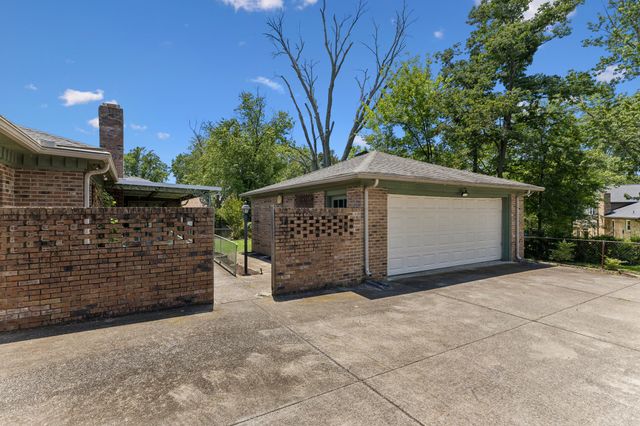 3836 Lake Aire Dr, Nashville, TN 37217