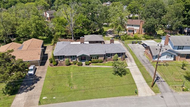 3836 Lake Aire Dr, Nashville, TN 37217