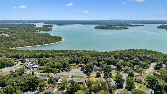 3836 Lake Aire Dr, Nashville, TN 37217