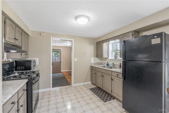 102 Marsden Road, Salina, NY 13208
