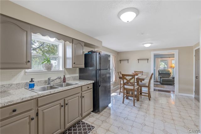 102 Marsden Road, Salina, NY 13208
