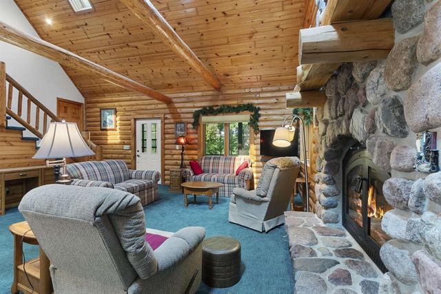 15789 HICKORY LANE, Mountain, WI 54149