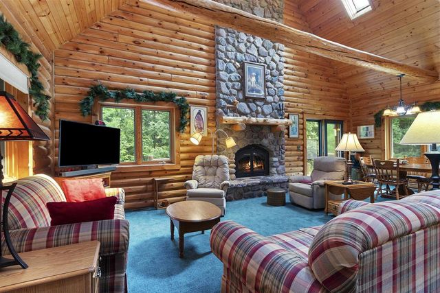 15789 HICKORY LANE, Mountain, WI 54149