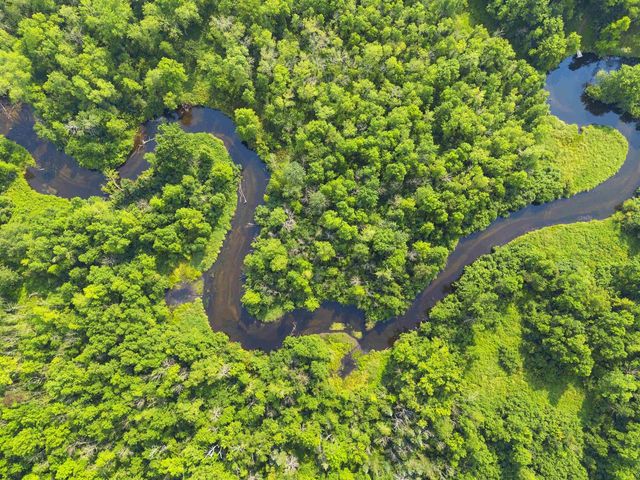 15789 HICKORY LANE, Mountain, WI 54149