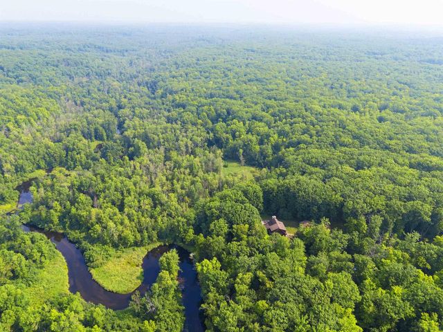 15789 HICKORY LANE, Mountain, WI 54149