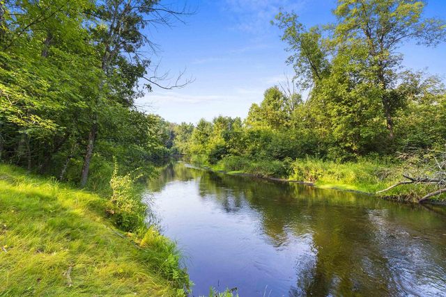 15789 HICKORY LANE, Mountain, WI 54149