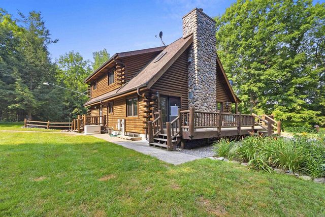 15789 HICKORY LANE, Mountain, WI 54149