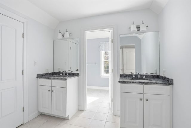 20 Woodlock Rd, Hingham, MA 02043