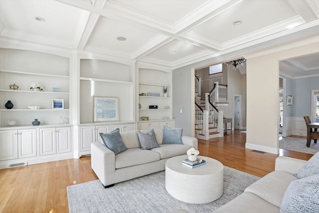 20 Woodlock Rd, Hingham, MA 02043