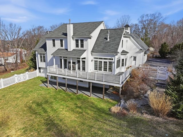 20 Woodlock Rd, Hingham, MA 02043