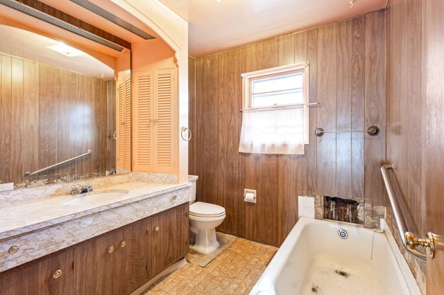 337 SE C Street, Madras, OR 97741
