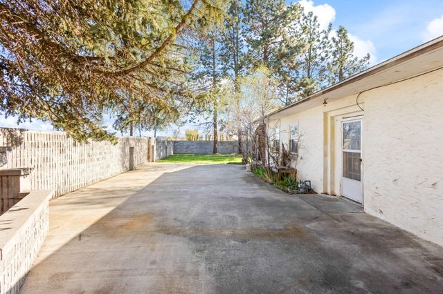 337 SE C Street, Madras, OR 97741