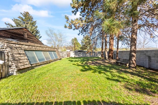 337 SE C Street, Madras, OR 97741