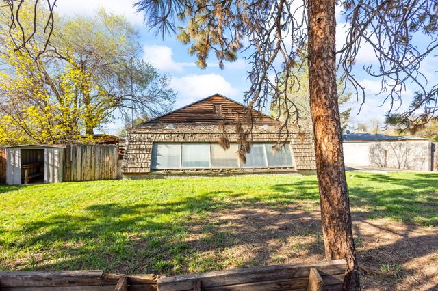 337 SE C Street, Madras, OR 97741
