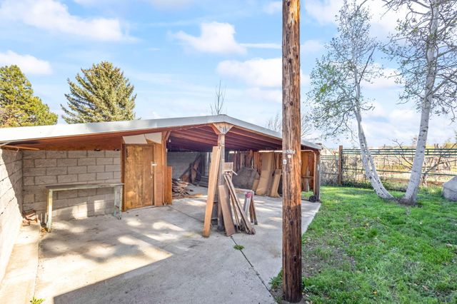 337 SE C Street, Madras, OR 97741
