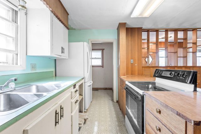 337 SE C Street, Madras, OR 97741