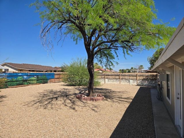 10166 W CINNEBAR Avenue, Sun City, AZ 85351