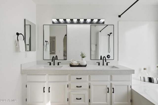 9055 E Kalil Drive, Scottsdale, AZ 85260