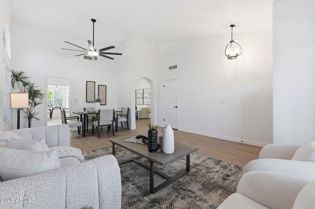 9055 E Kalil Drive, Scottsdale, AZ 85260