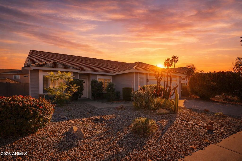 9055 E Kalil Drive, Scottsdale, AZ 85260