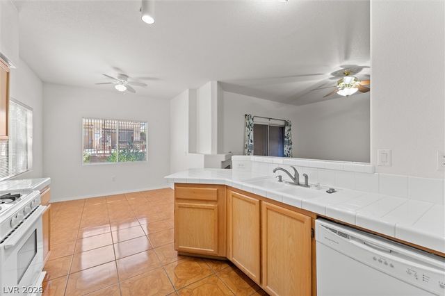 1050 East Cactus Avenue 1031, Las Vegas, NV 89183