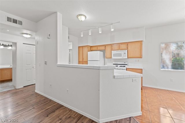 1050 East Cactus Avenue 1031, Las Vegas, NV 89183