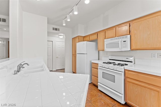 1050 East Cactus Avenue 1031, Las Vegas, NV 89183