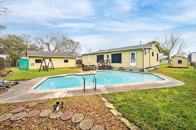 4722 Palmetto Street, Bacliff, TX 77518