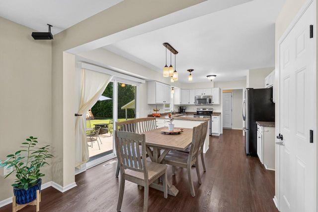 600 E Randy ROAD, Oak Creek, WI 53154