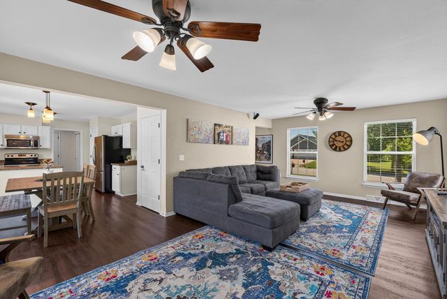 600 E Randy ROAD, Oak Creek, WI 53154