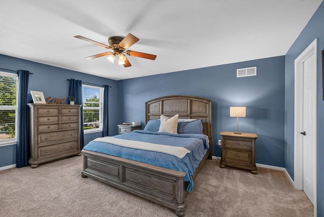 600 E Randy ROAD, Oak Creek, WI 53154