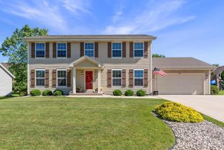 600 E Randy ROAD, Oak Creek, WI 53154