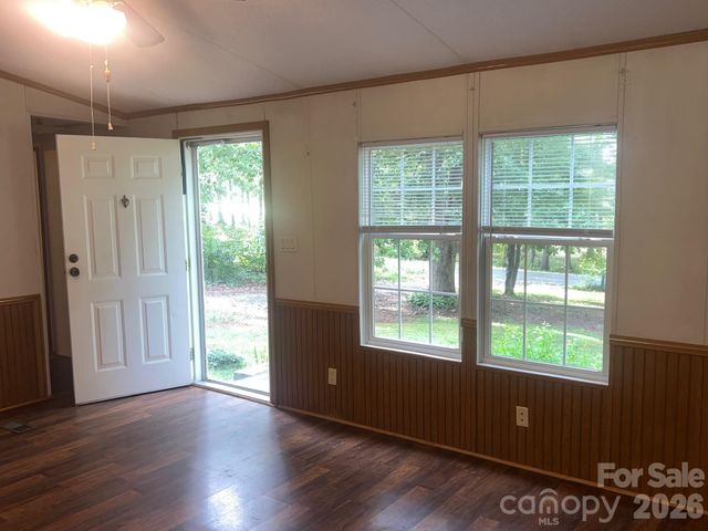 5543 White Oaks Drive, Morganton, NC 28655