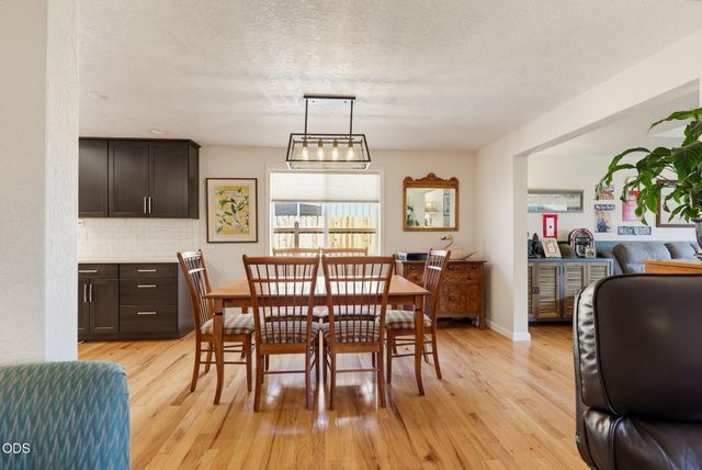 848 Forest Glen Drive, Central Point, OR 97502