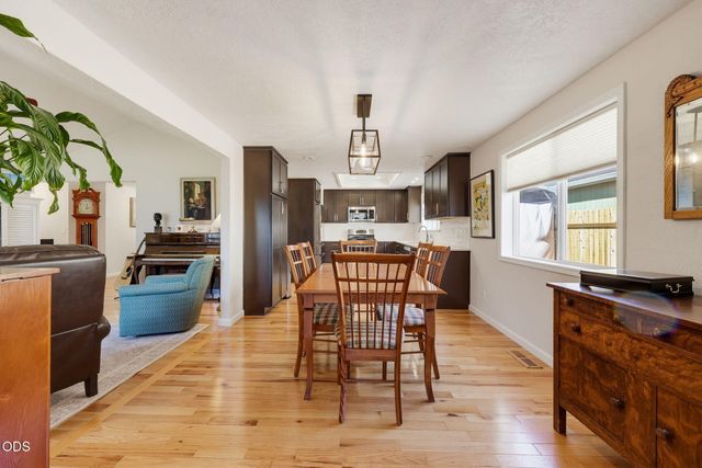 848 Forest Glen Drive, Central Point, OR 97502
