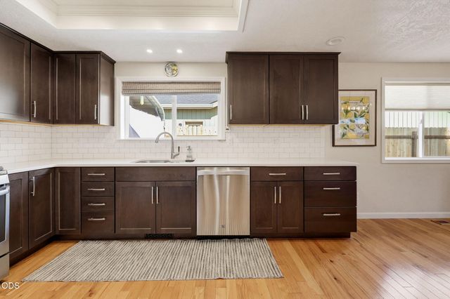 848 Forest Glen Drive, Central Point, OR 97502