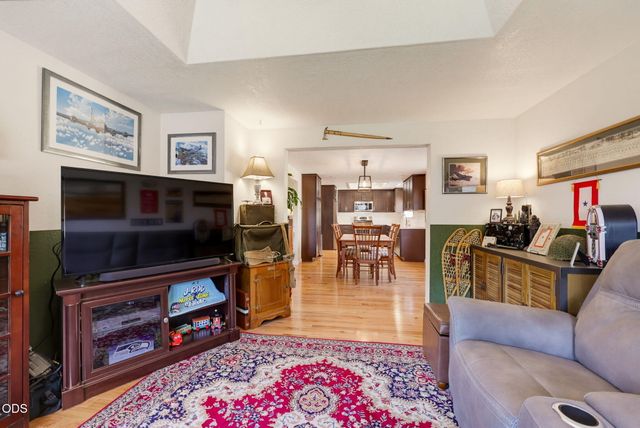 848 Forest Glen Drive, Central Point, OR 97502