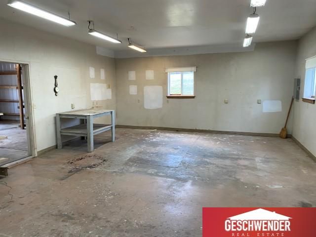9959 N 108 Street, Omaha, NE 68142