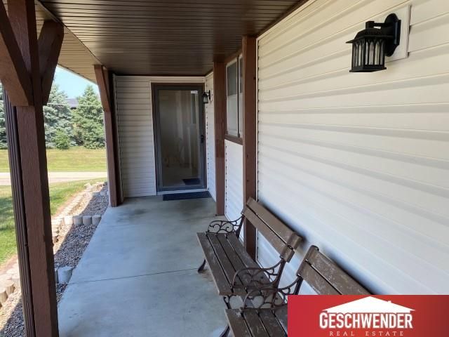 9959 N 108 Street, Omaha, NE 68142