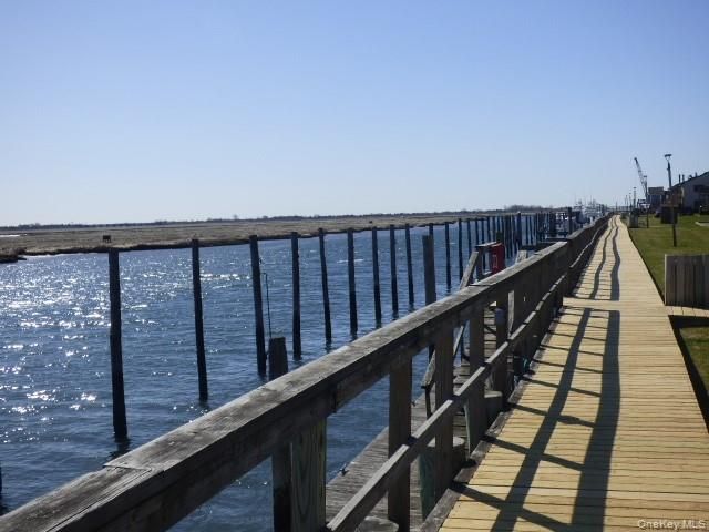 1 Anchorage 101, Freeport, NY 11520