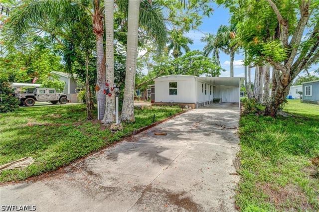 120 Grassy Key LN 38, Naples, FL 34114