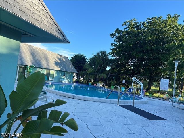 120 Grassy Key LN 38, Naples, FL 34114